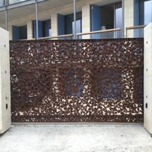 Decorative Leaves Electric Gate